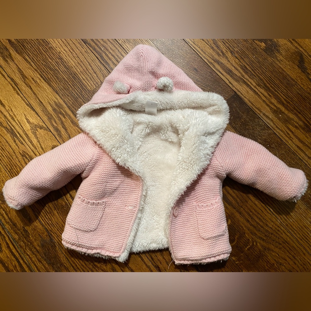 Fuzzy / knitted material baby winter coat